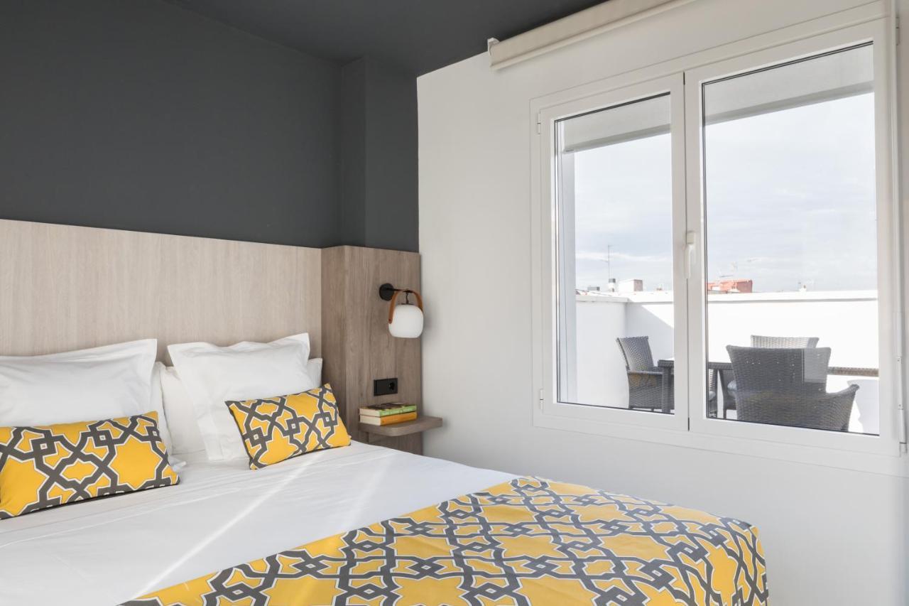 Apartamentos Las Torres Madrid Bagian luar foto