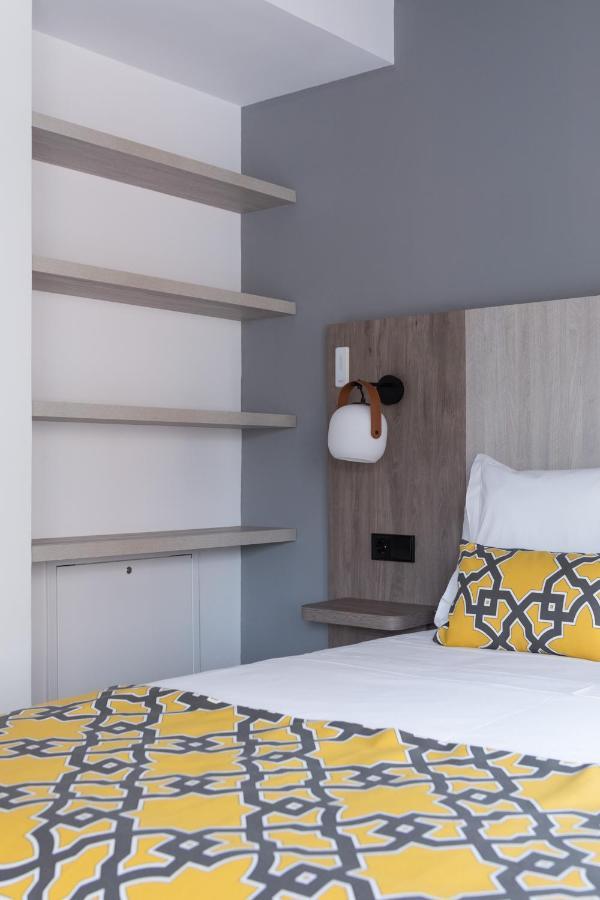 Apartamentos Las Torres Madrid Bagian luar foto