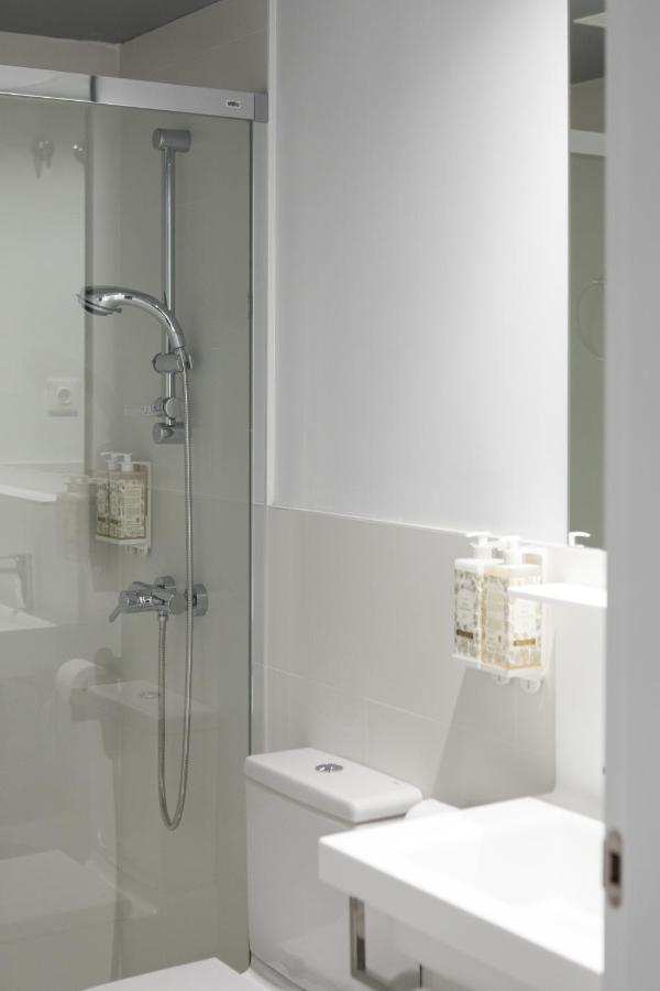 Apartamentos Las Torres Madrid Bagian luar foto
