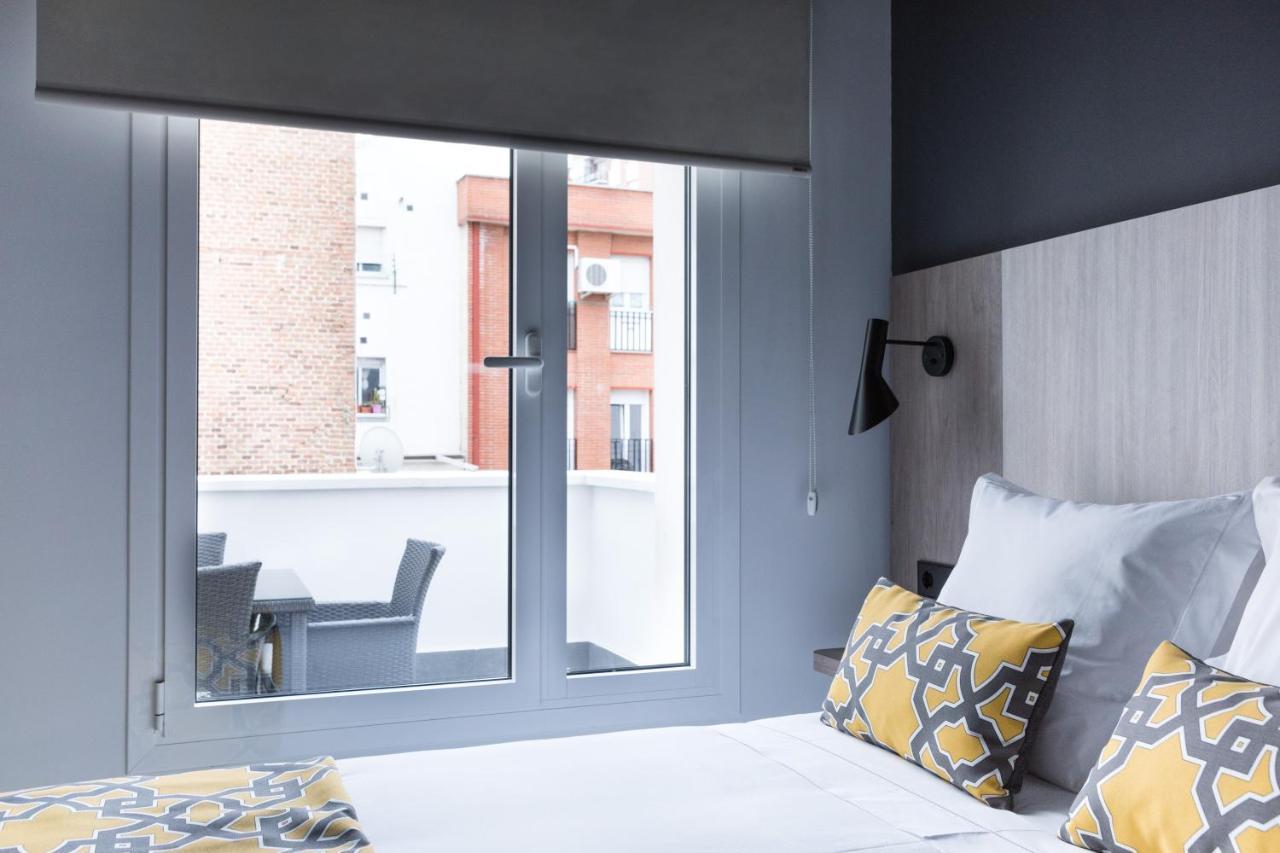 Apartamentos Las Torres Madrid Bagian luar foto