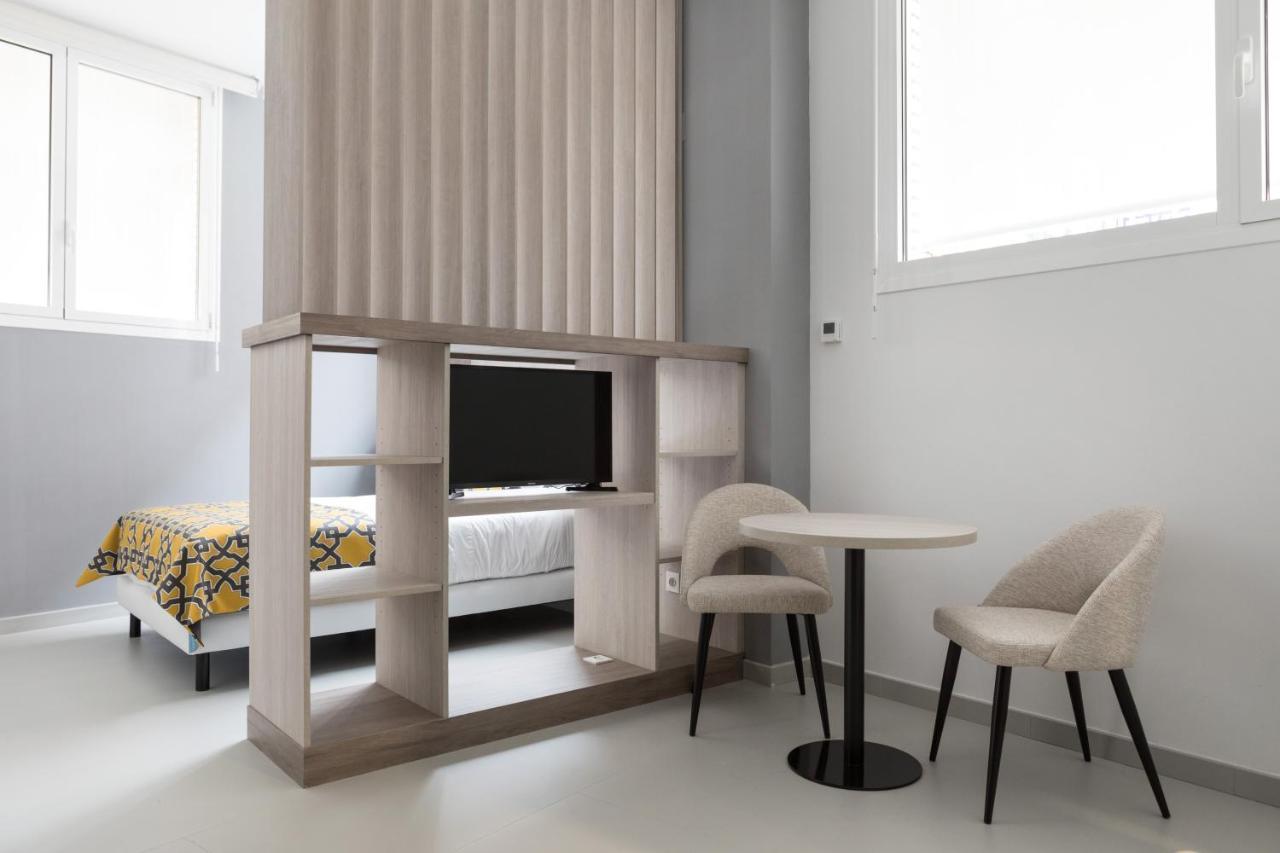 Apartamentos Las Torres Madrid Bagian luar foto